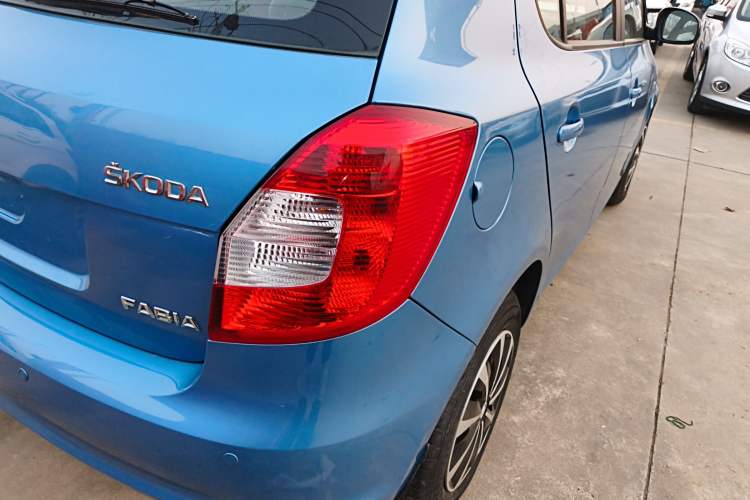 Used Skoda Fabia 2014 1.4L Manual Crystal Edition