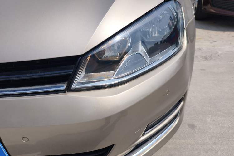 Used Volkswagen Golf 2017 1.6L Automatic Comfort Million-Vehicle Anniversary Edition Left Front Headlight