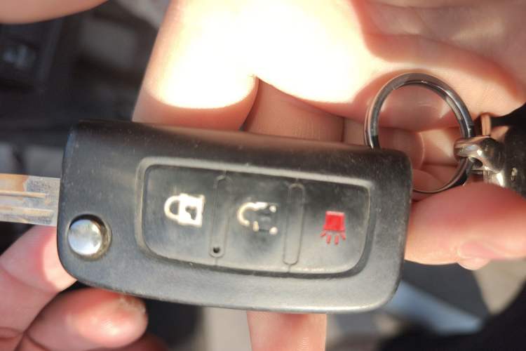 Used Foton Savana 2015 2.0T Manual Two-Wheel Drive Gasoline Luxury Edition 5 Seats