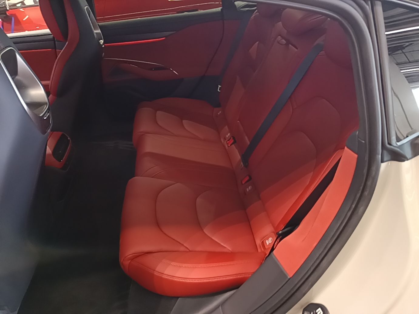Xiaomi Auto SU7 2024 Four-Wheel Drive Ultra-Long Range Advanced Intelligent Driving Max Edition — снимка 20