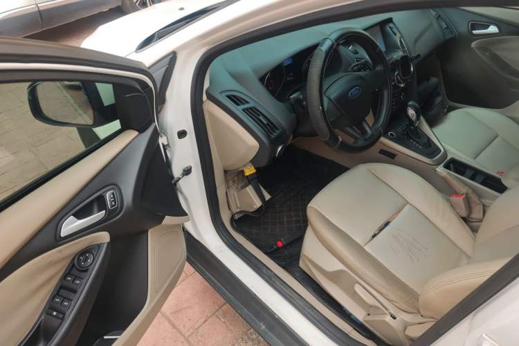 Used Ford Focus 2015 Sedan 1.6L Automatic Comfort Model