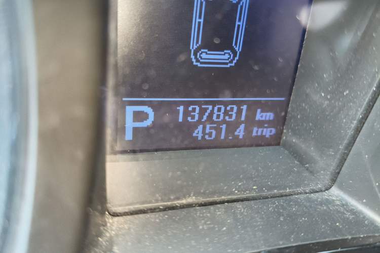 Used JMC Yusheng S350 2013 2.4T Automatic 2WD Diesel Luxury Edition 5 Seats