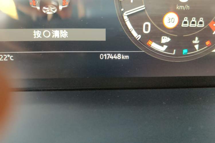 Used Land Rover Defender 2023 Facelift 110 3.0T P400 X-DYNAMIC HSE Odometer Close Up