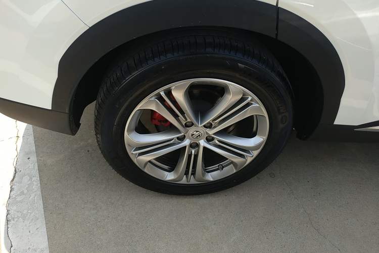 Used MG HS 2018 30T Automatic Two-Wheel Drive Trophy Edition—High-Octane V-Model Right Rear Wheel Hub