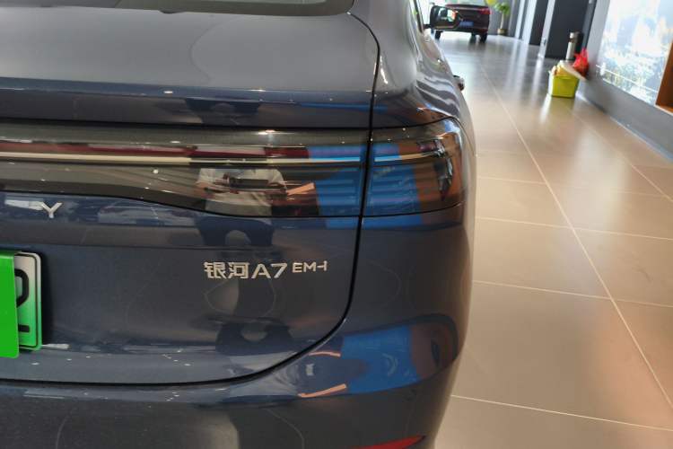 Used Geely Galaxy A7 2025 Model EM-i 150km Starship Edition Right Rear Taillight