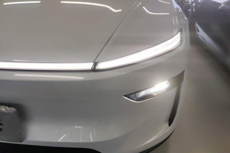 Used Tesla Model Y 2025 Rear-Wheel-Drive Version Left Front Headlight