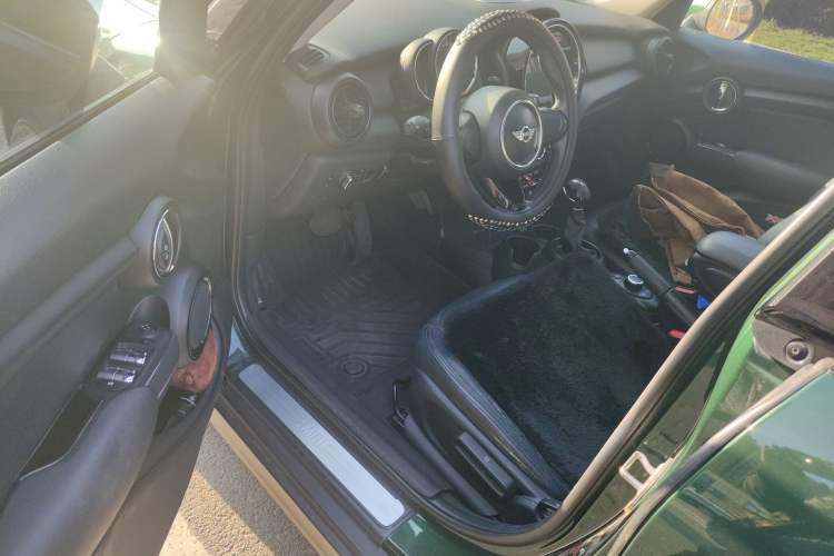 Used MINI 2016 1.2T ONE Five-Door Edition Driver Seat