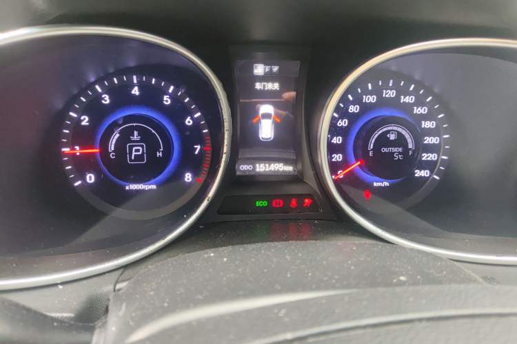 Used Hyundai Santa Fe 2013 2.4L Automatic Two-Wheel Drive Smart Version