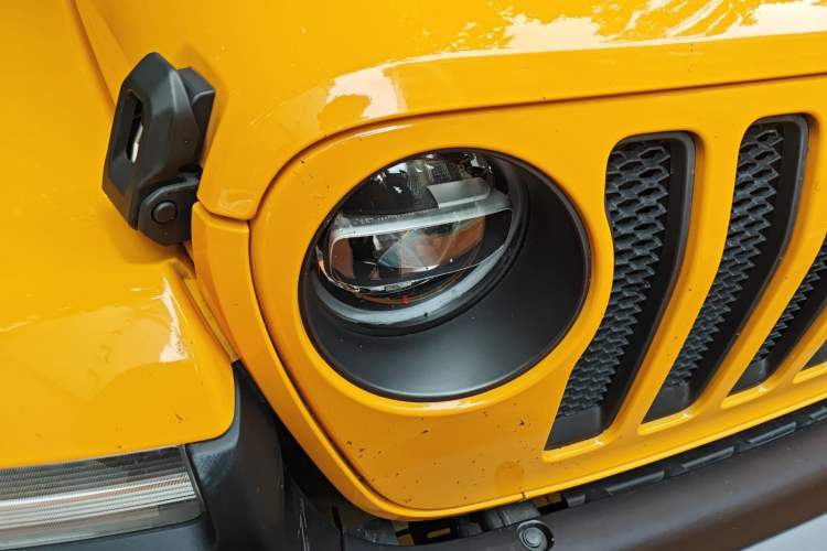 Used Jeep Wrangler 2021 2.0T 80th Anniversary Edition Right Front Headlight