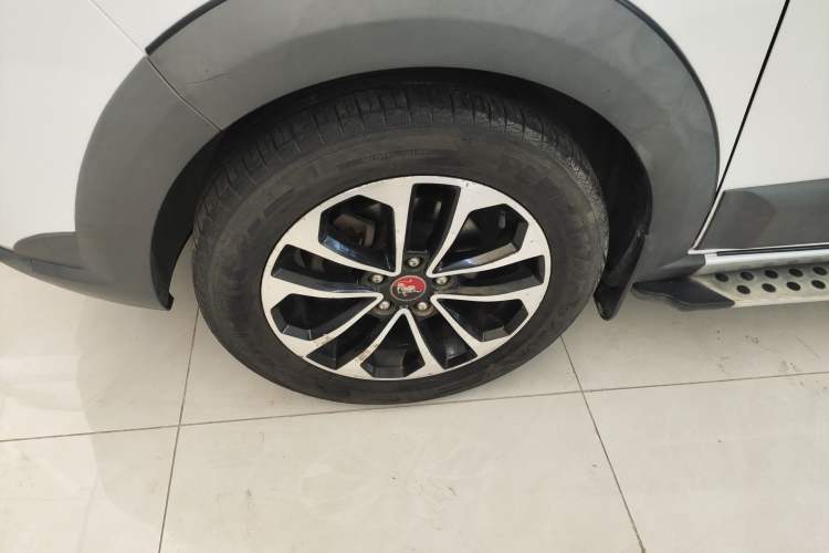 Used FORTHING Joyear X5 2016 1.6L Manual Luxury Edition
