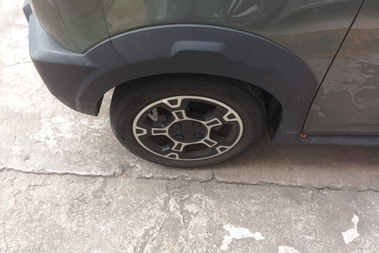 Used Geely Galaxy Panda 2024 200km Panda Rider Left Front Wheel Hub