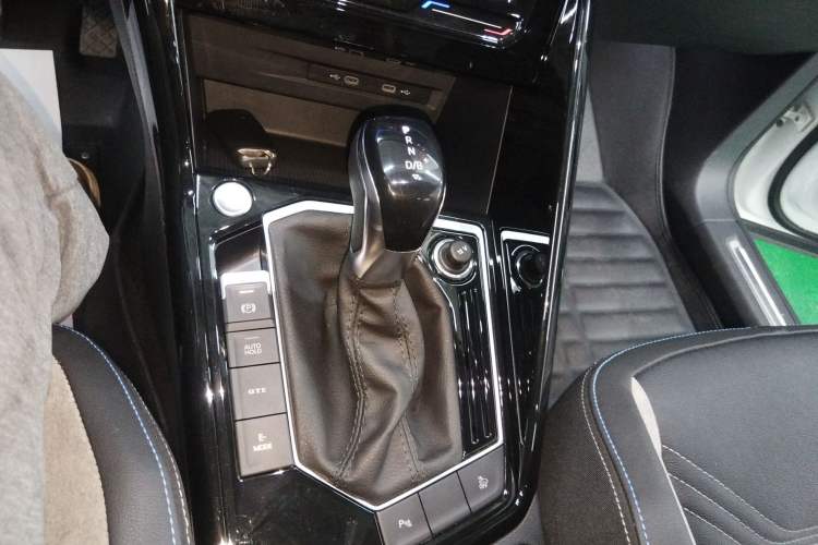 Used Volkswagen Tayron GTE Plug-in Hybrid 2022 1.4T Luxury Edition Gear Lever