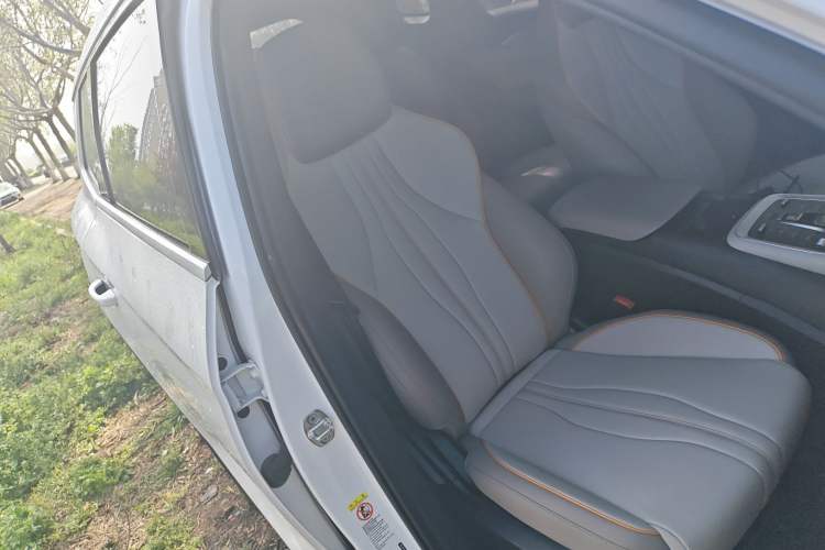 Used BYD Song Pro New Energy 2024 HONOR Edition DM-i 71KM Navigation Model Right Front Seat