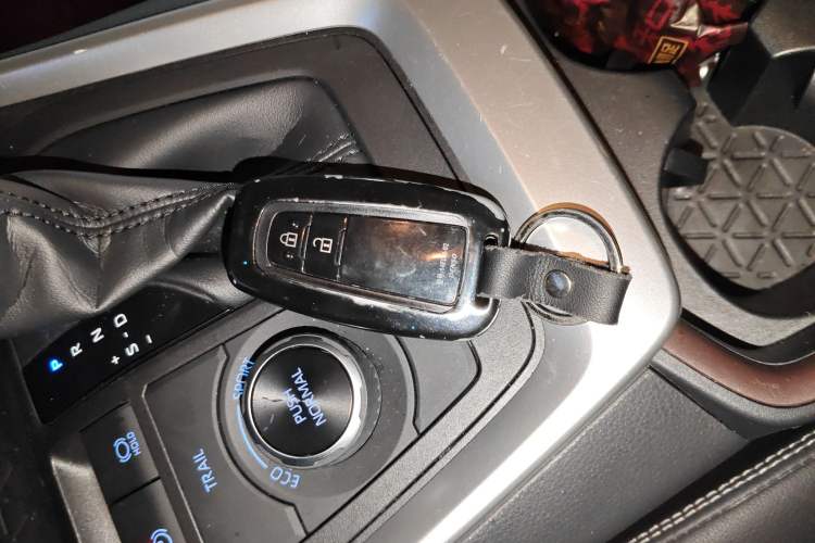 Used Toyota RAV4 2020 Dual-Engine 2.5L E-CVT 4x4 Elite PLUS Edition
