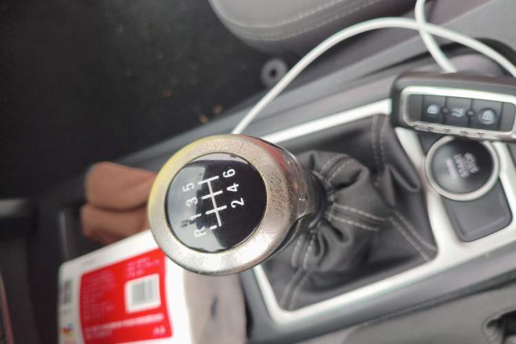 Used Qoros 3 2014 Sedan 1.6L Manual Zhixiang Model Gear Lever