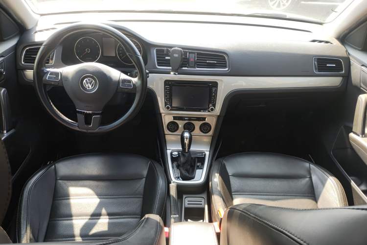 Used Volkswagen Gran Lavida 2013 1.4 TSI Automatic Luxury Model