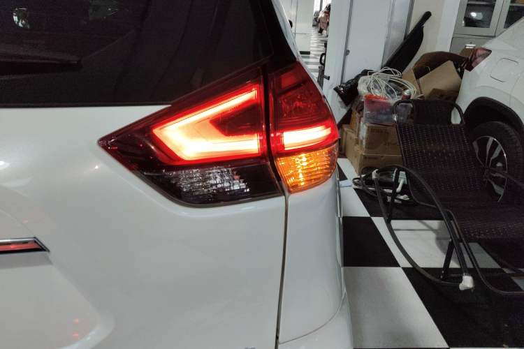 Used Nissan X-Trail 2022 2.0L Two-Wheel Drive Smart Connect Premium Edition