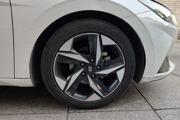 Used Hyundai Elantra 2022 1.5L CVT LUX Prestige Edition
