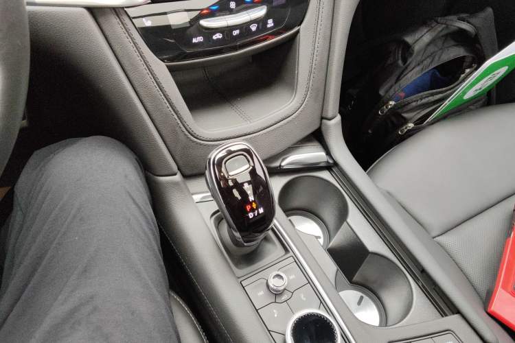 Used Cadillac XT5 2022 2.0T Four-Wheel Drive Luxury Version (Hummingbird Edition)
