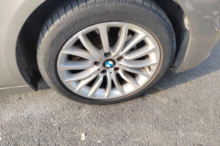 Used BMW 5 Series 2017 525Li Luxury Design Package Right Front Wheel Hub