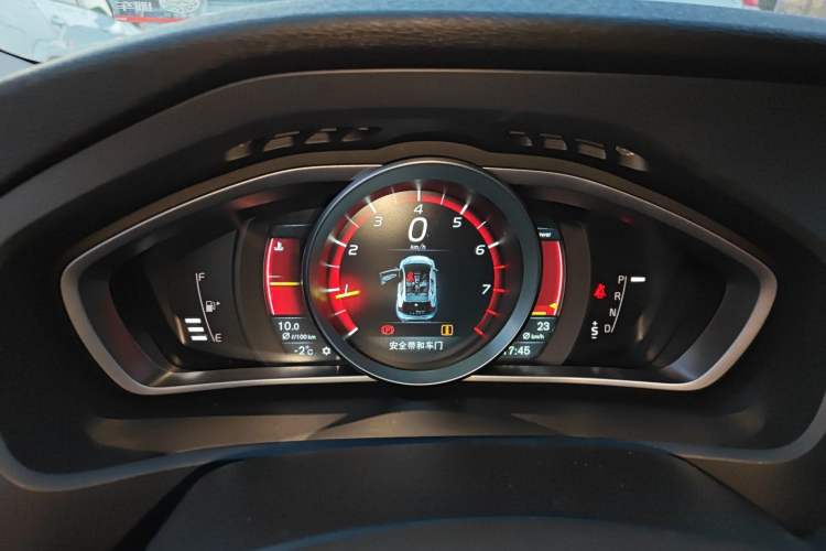 Used Volvo V40 2015 1.6T Zhiyi Edition