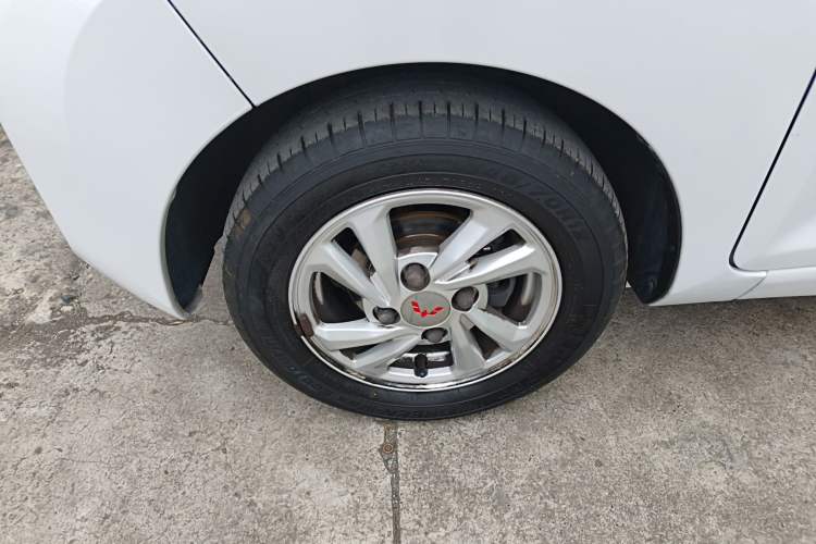 Used Wuling Hongguang MINIEV 2021 Macaron Fashion Edition Lithium-Ion Battery Exterior 4