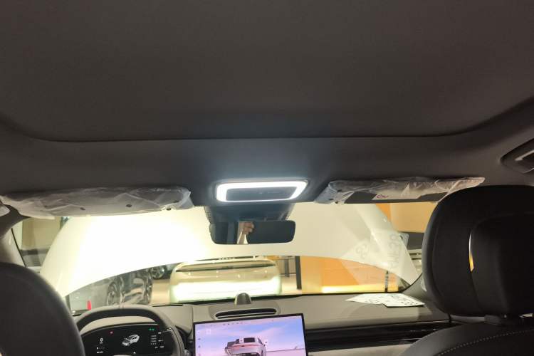 Used Zeekr 7X 2025 100 kWh Long-Range Rear-Wheel Drive with Intelligent Driving Features