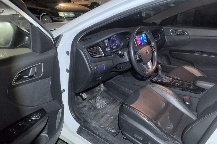 Used Hyundai Mistra 2014 1.8L Automatic Deluxe DLX Model Interior 3