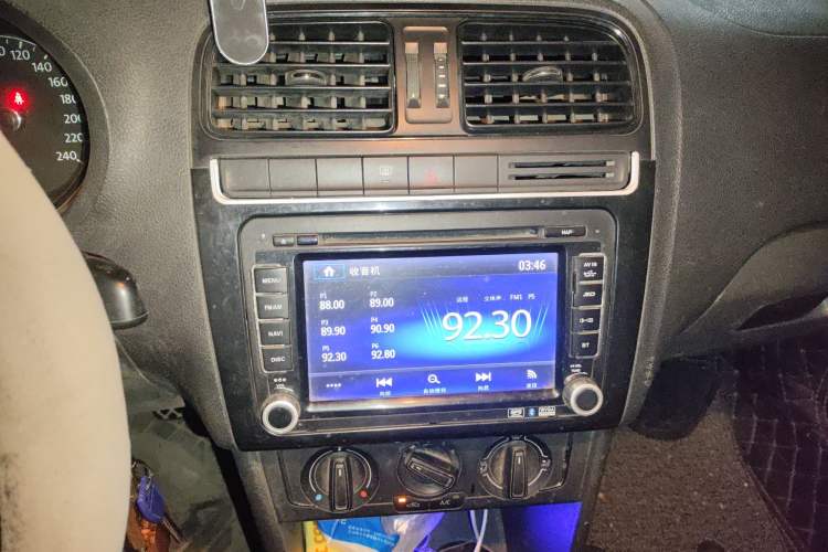 Used Volkswagen Polo 2014 1.4L Manual Fashion Edition
