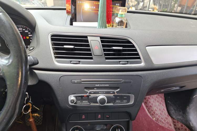 Used Audi Q3 2017 30 TFSI Fashion Model
