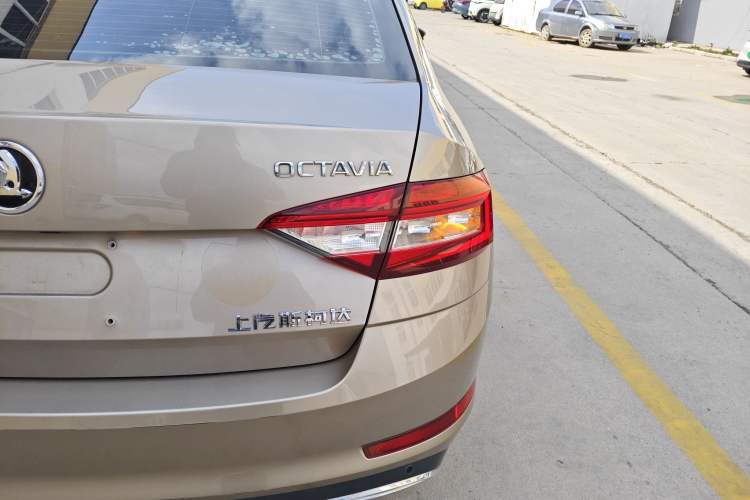 Used Skoda Octavia 2019 1.5L Automatic Luxury Edition Right Rear Taillight