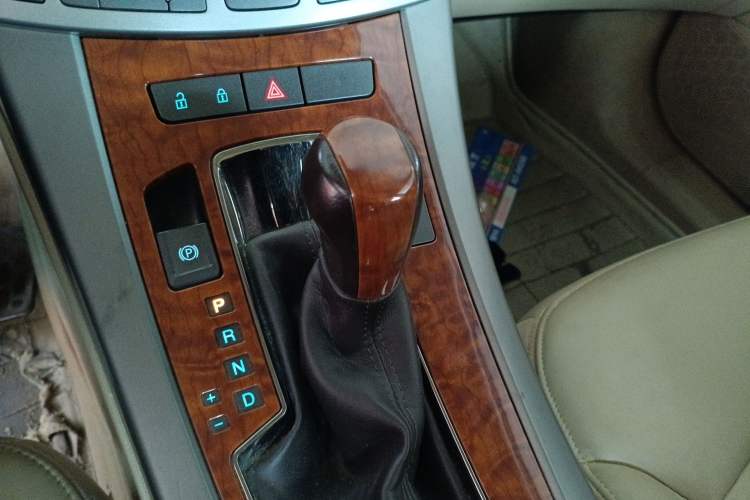 Used Buick LaCrosse 2012 2.4L SIDI Elegant Edition Gear Lever