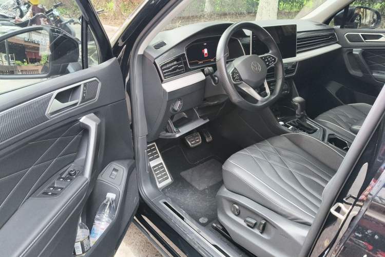 Used Volkswagen Tiguan L 2022 330TSI Automatic Two-Wheel Drive R-Line Enhanced Edition Driver Seat