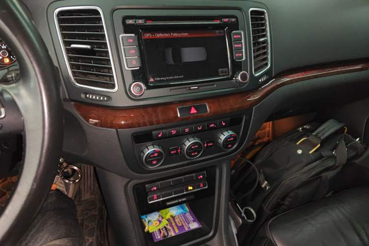 Used Volkswagen Sharan 2013 1.8TSI Comfort Model
