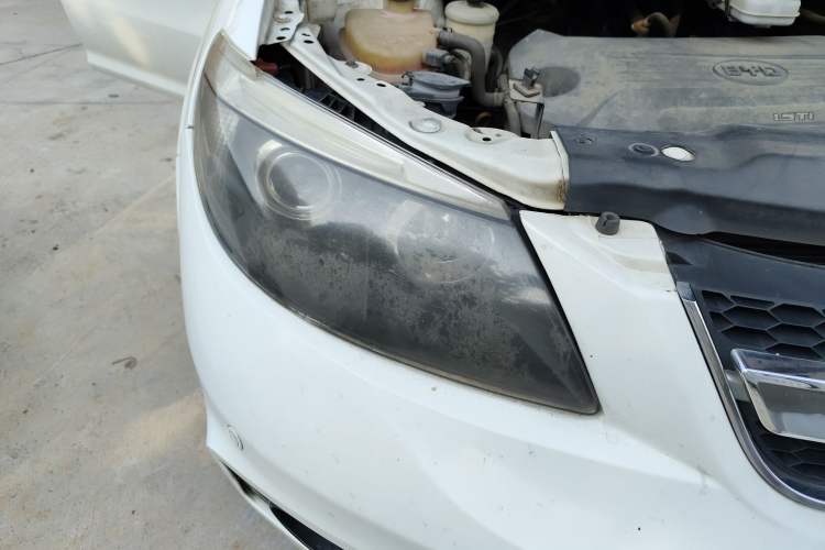 Used BYD S6 2014 1.5TI Manual Luxury 5-Seater Right Front Headlight