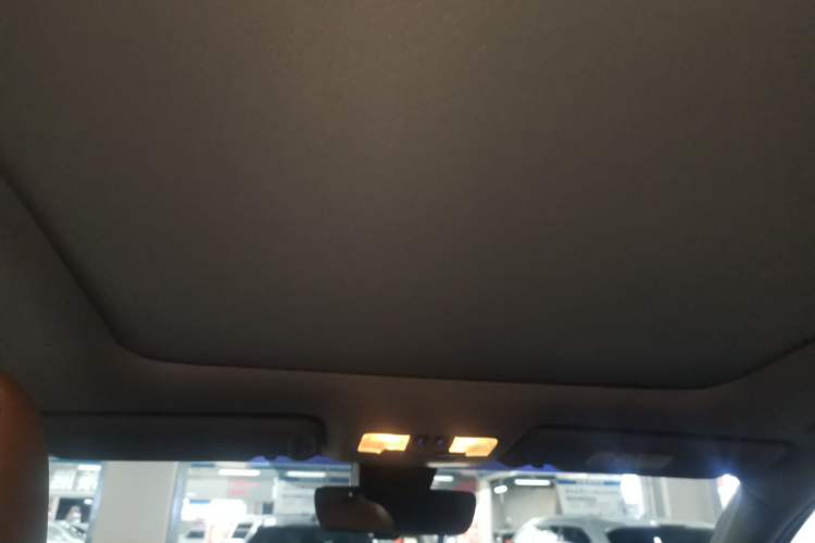 Used Toyota Highlander 2018 2.0T Four-Wheel Drive Knight Edition 7 Seats China VI Standard Headliner