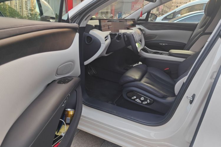 Used IM LS7 2023 100kWh Lux All-Wheel-Drive Version