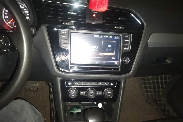 Used Volkswagen Tiguan L 2017 330TSI Automatic Two-Wheel Drive Luxury Edition