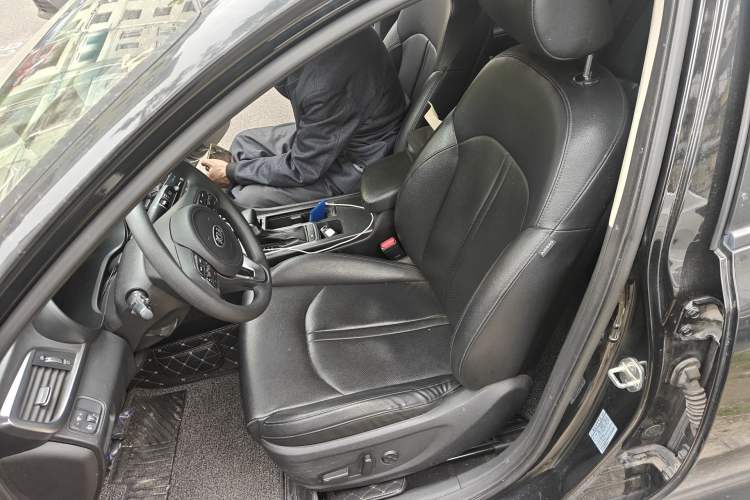 Used Kia K5 2016 2.0L Hybrid LUX Left Front Seat