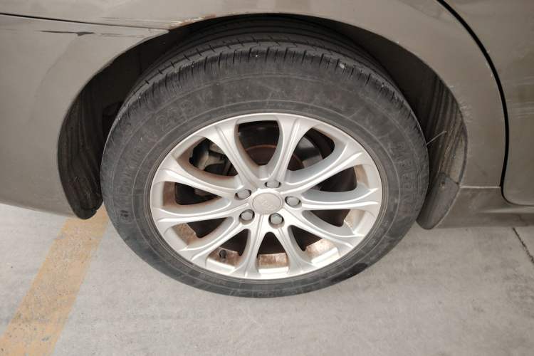 Used Geely Auto EC8 2013 2.0L Manual Elite Edition