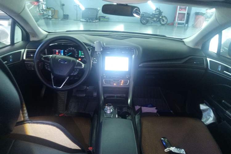 Used Ford Mondeo New Energy 2018 2.0 PHEV Smart-Controlled Fashion Edition China VI Standard