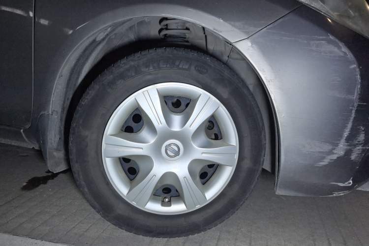 Used Nissan Sunny 2011 1.5XE CVT Comfort Edition Right Front Wheel Hub
