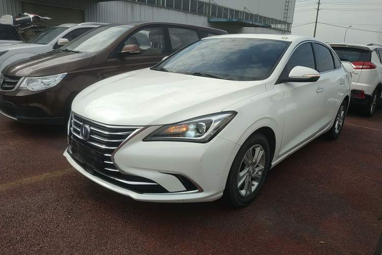Used CHANGAN Eado 2019 High-Energy Edition 1.6L GDI Manual Pioneer Model China VI Standard