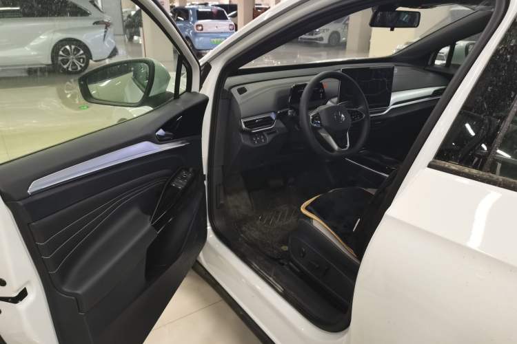 Used Volkswagen ID.4 CROZZ 2026 Model Pure Enjoyment Edition PURE Driver Seat