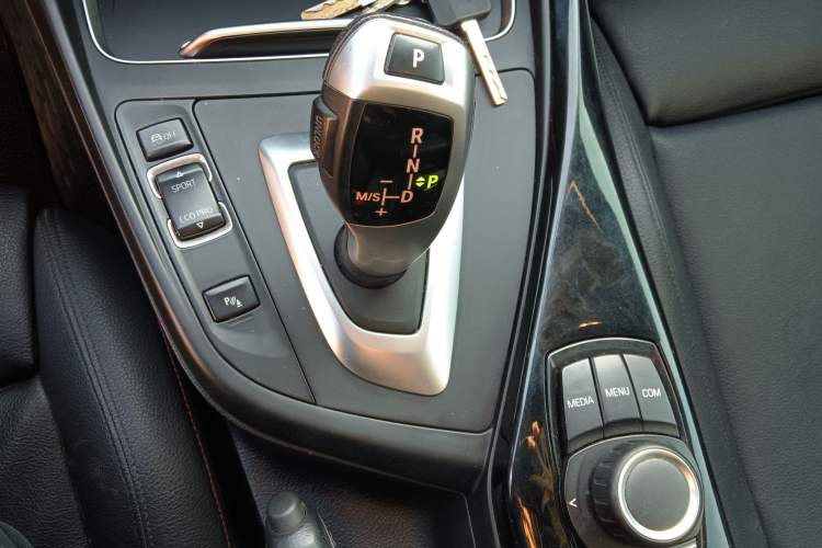 Used BMW 2 Series 2019 225i Convertible Coupe Sports Design Package