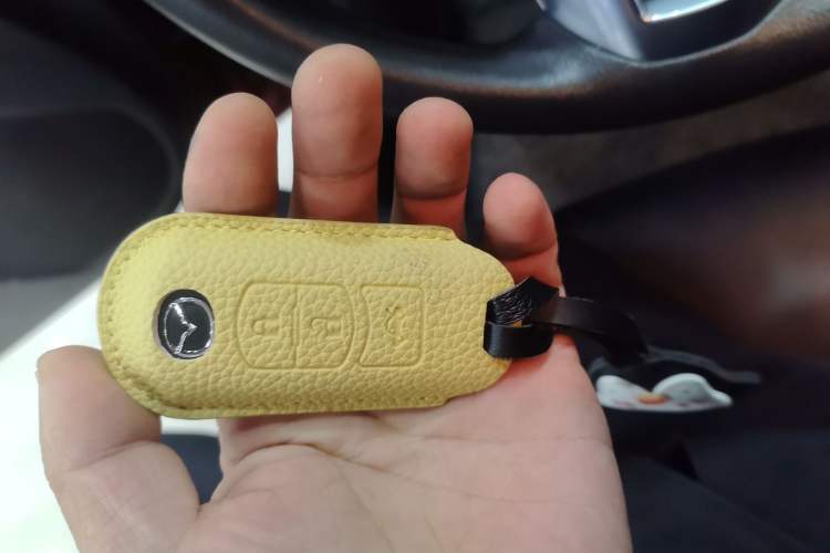 Used Mazda Mazda 3 Axela 2016 Sedan 1.5L Automatic Luxury Model
