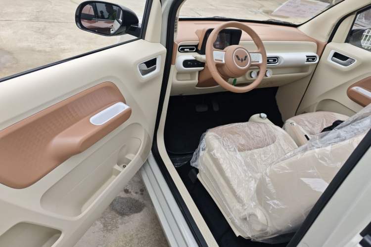 Used Wuling Hongguang MINIEV 2024 3rd Generation 215km Youth Edition
