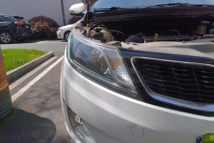 Used Kia K2 2011 Sedan 1.6L Automatic Transmission Premium Right Front Headlight