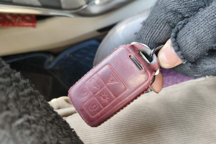 Used Volvo V40 2015 1.6T Zhiyi Edition
