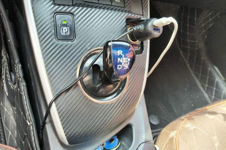 Used Toyota Levin 2017 Revised Dual-Engine 1.8H GS E-CVT Elite Sunroof Version China V Standard Gear Lever